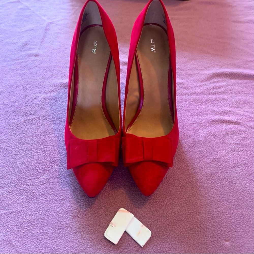 Apt. 9 Maroon Bowed Heels! 👠 🎀